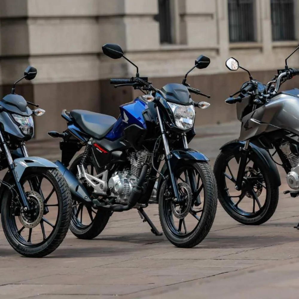 Três motos Honda Fan 160cc disponíveis para locação